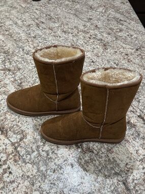 Western Chief Isabelle Wheat Women’s Size 9 Microsuede Shearling Boots